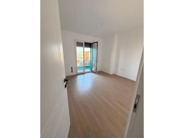 Tirane, shitet apartament 1+1+Ballkon Kati 3, 69 m² 90.000 € 