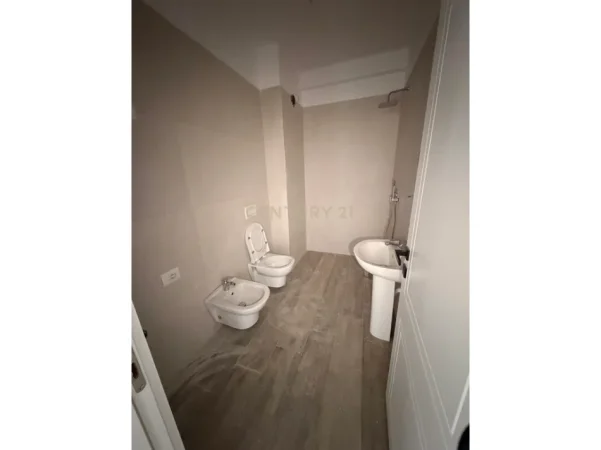 Tirane, shitet apartament 1+1+Ballkon Kati 3, 69 m² 90.000 € 
