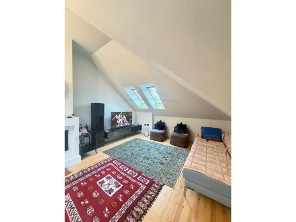 Tirane, shitet apartament 2+1+2 Kati 5, 311 m² 650.000 € (KOMUNA E PARISIT)