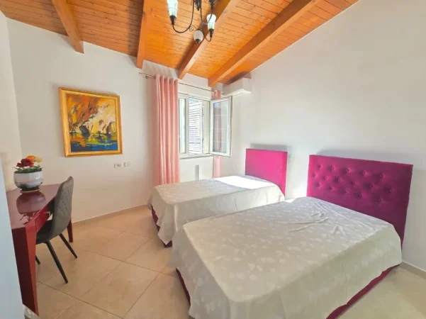 Tirane, jepet me qera 3+1 Kati 7, 150 m² 1.300 € (Selvia)