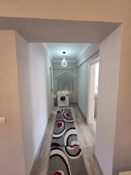 Durres, jepet me qera apartament 1+1 Kati 5, 300 €