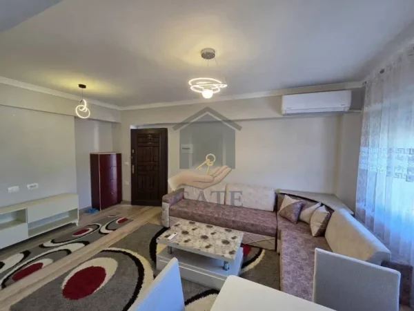 Durres, jepet me qera apartament 1+1 Kati 5, 300 €