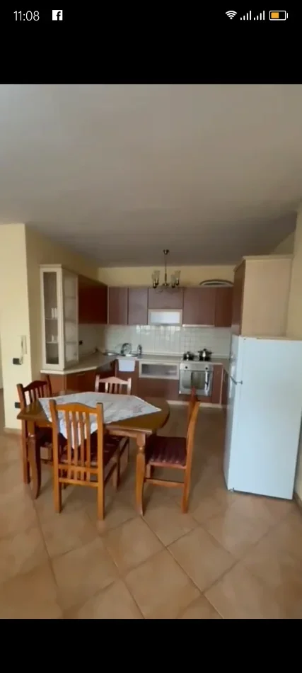 Tirane, jepet me qera apartament 2+1+Ballkon Kati 10, 111 m² 700 € (Perballe Delijorgjit)