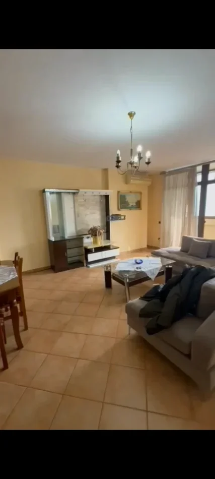 Tirane, jepet me qera apartament 2+1+Ballkon Kati 10, 111 m² 700 € (Perballe Delijorgjit)