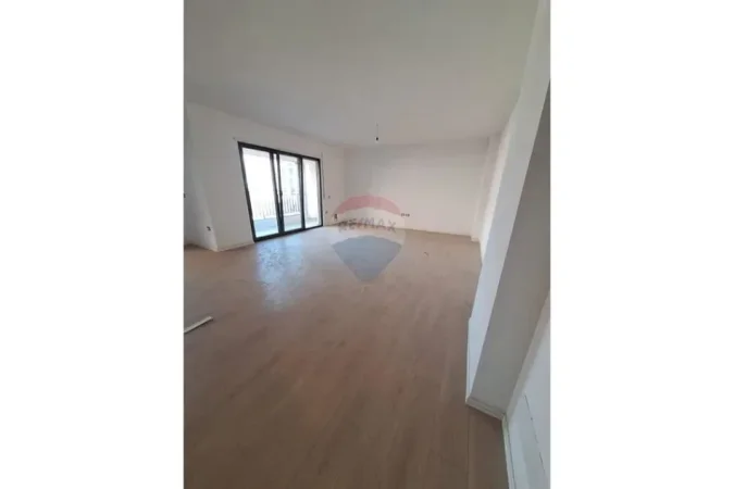 Tirane, shitet apartament 2+1+Ballkon , 121 m² (Bulevardi i ri)