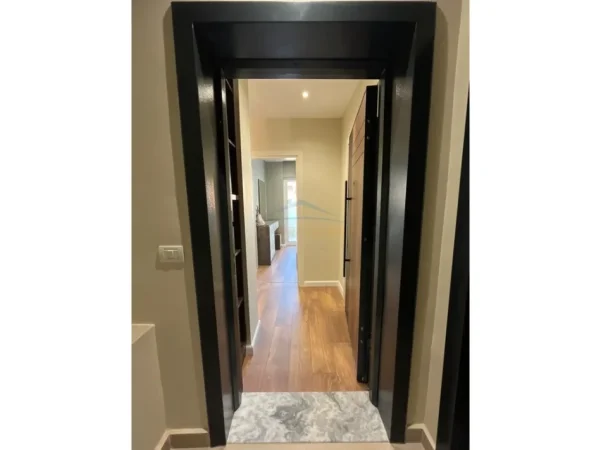 Tirane, shitet apartament 1+1 Kati 3, 57 m² 163.000 € (Mine Peza)