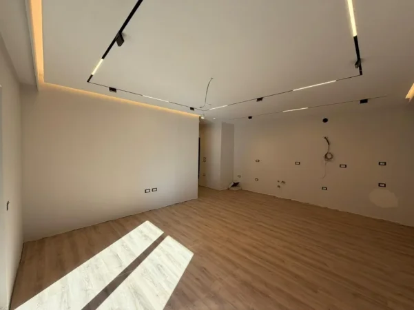 Tirane, jepet me qera apartament 2+1 Kati 2, 150 m² 1.000 € (Rruga Jordan Misja.)