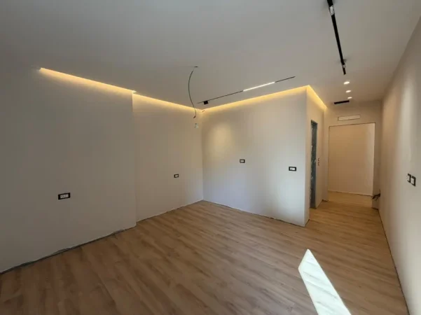 Tirane, jepet me qera apartament 2+1 Kati 2, 150 m² 1.000 € (Rruga Jordan Misja.)