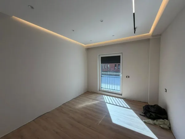 Tirane, jepet me qera apartament 2+1 Kati 2, 150 m² 1.000 € (Rruga Jordan Misja.)