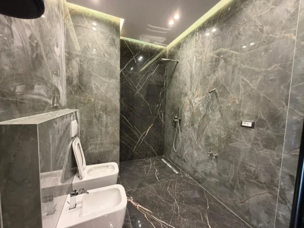 Tirane, jepet me qera apartament 2+1 Kati 2, 150 m² 1.000 € (Rruga Jordan Misja.)