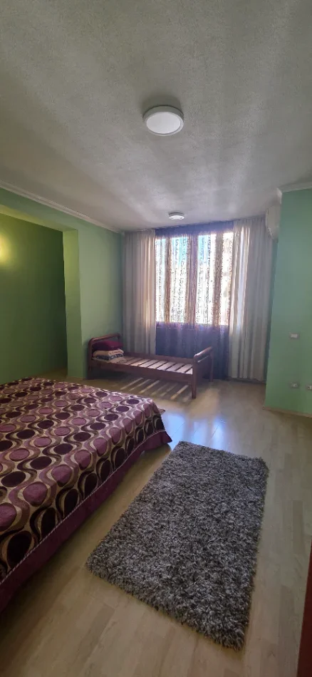 Tirane, jepet me qera 2+1+Aneks+Ballkon Kati 5, 110 m² 700 € (Komuna e parisit Lulishtja)