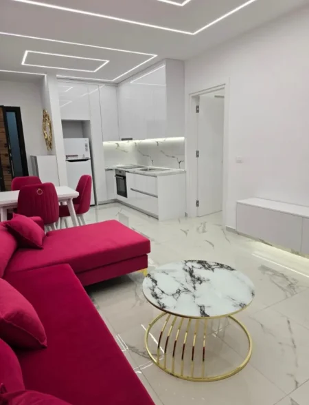 Tirane, jepet me qera apartament 1+1+Ballkon Kati 5, 77 m² 800 € (Kopshti Botanik)