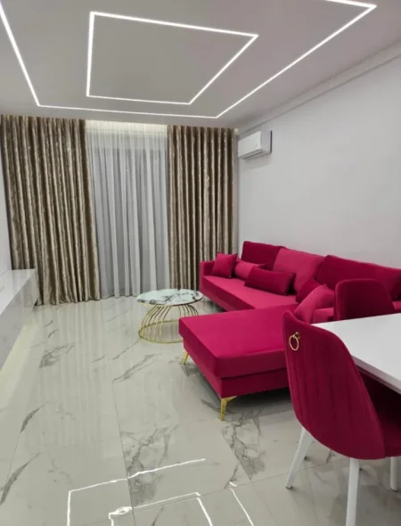 Tirane, jepet me qera apartament 1+1+Ballkon Kati 5, 77 m² 800 € (Kopshti Botanik)