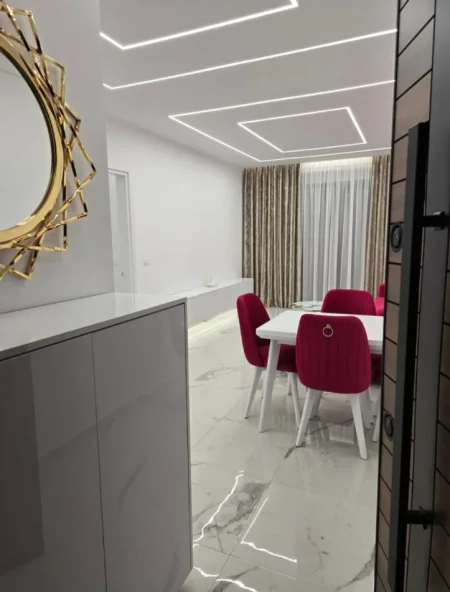 Tirane, jepet me qera apartament 1+1+Ballkon Kati 5, 77 m² 800 € (Kopshti Botanik)