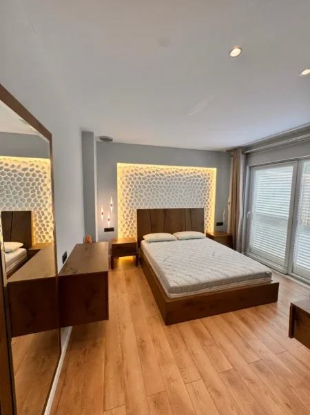 Tirane, jepet me qera apartament 3+1+Ballkon Kati 6, 360 m² 1.000 € (Rruga dalip topi)