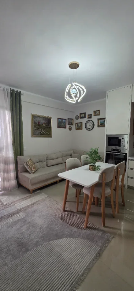 Tirane, jepet me qera apartament 2+1+Aneks+Ballkon Kati 5, 85 m² 600 € (Rotondo Ish Dogana)
