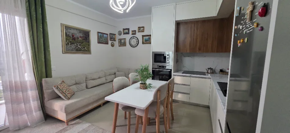 Tirane, jepet me qera apartament 2+1+Aneks+Ballkon Kati 5, 85 m² 600 € (Rotondo Ish Dogana)