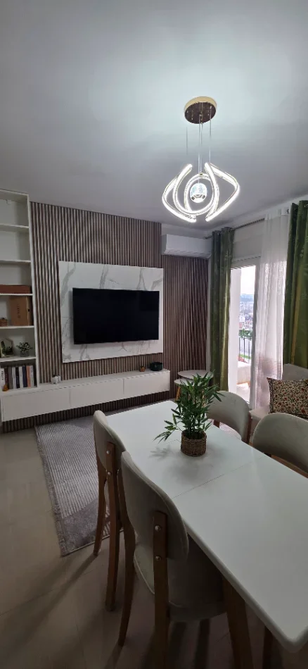 Tirane, jepet me qera apartament 2+1+Aneks+Ballkon Kati 5, 85 m² 600 € (Rotondo Ish Dogana)