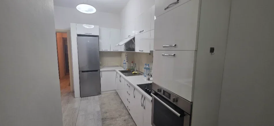 Tirane, jepet me qera apartament 2+1+Aneks+Ballkon Kati 3, 82 m² 750 € (Pazari i Ri)
