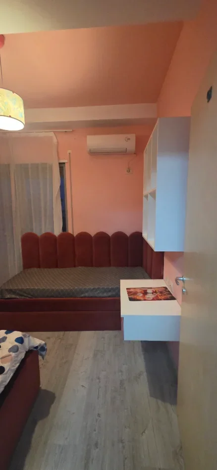 Tirane, jepet me qera apartament 2+1+Aneks+Ballkon Kati 3, 82 m² 750 € (Pazari i Ri)