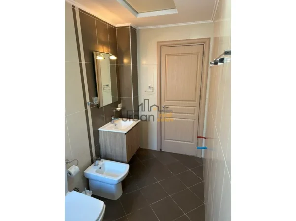 Tirane, jepet me qera apartament 1+1+Aneks+Ballkon Kati 4, 71 m² 580 € (Concord Center)