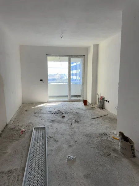 Tirane, shitet apartament 2+1+Ballkon Kati 3, 104 m² 120.000 € (Univers City)