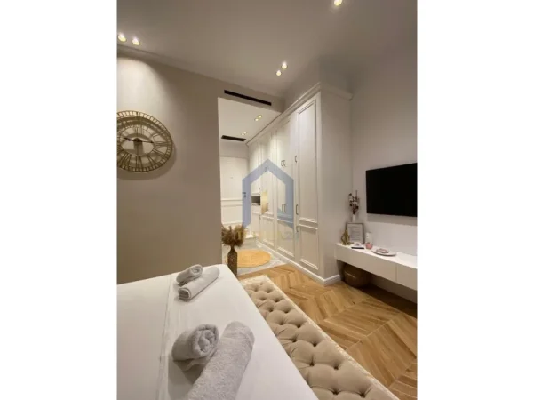 Vlore, shitet apartament 1+1 Kati 0, 112 m² 290.000 € (2 Garzoniere per shitje ne Vlore Buze Detit)