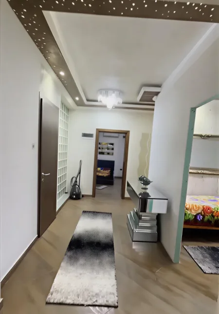 Tirane, jepet me qera apartament 2+1+Ballkon Kati 1, 70 m² 650 € (21 Dhjetori)