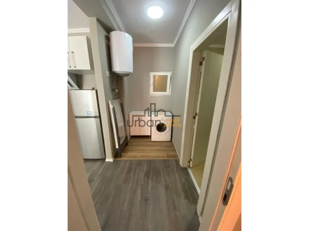 Tirane, jepet me qera apartament 1+1 Kati 2, 77 m² 450 € (Bulevardi i ri)