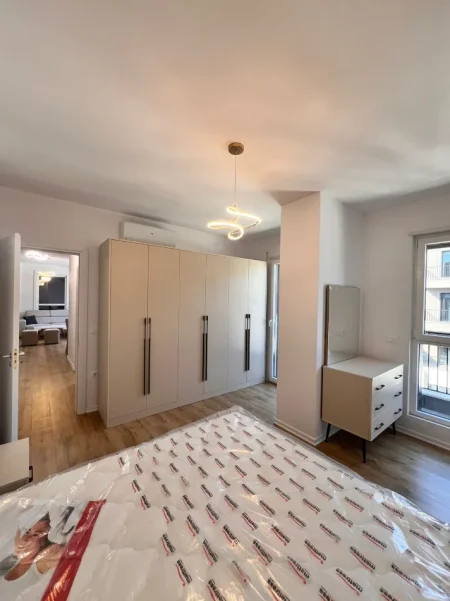 Tirane, jepet me qera apartament 1+1 , 82 m² 600 € (Don Bosko)