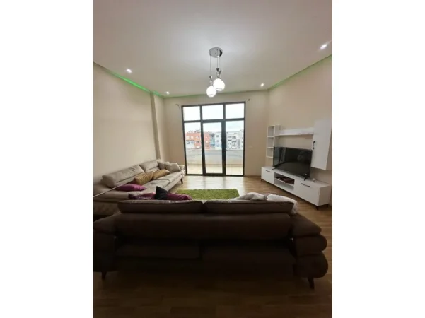 Tirane, shitet apartament 2+1 Kati 8, 126 m² 210.000 € (UNAZA E RE)
