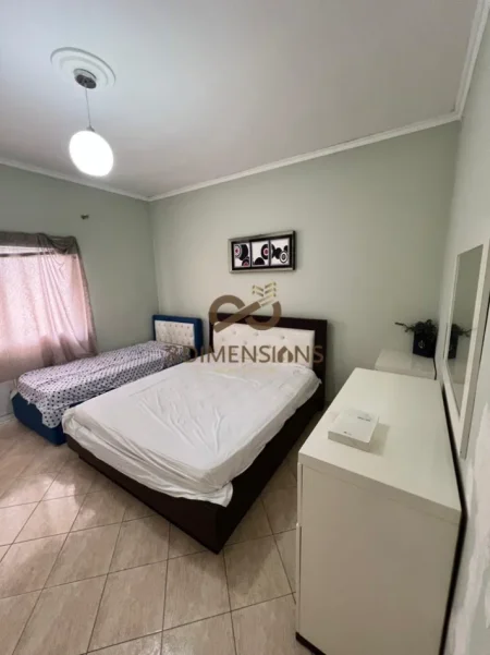 Tirane, jepet me qera apartament 2+1+Ballkon Kati 3, 100 m² 400 € (yzberisht)