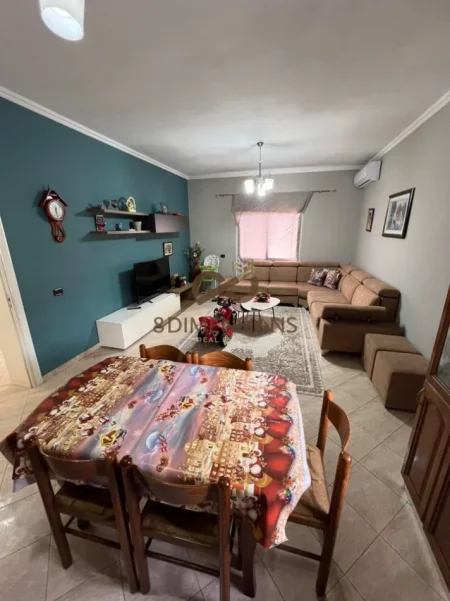 Tirane, jepet me qera apartament 2+1+Ballkon Kati 3, 100 m² 400 € (yzberisht)