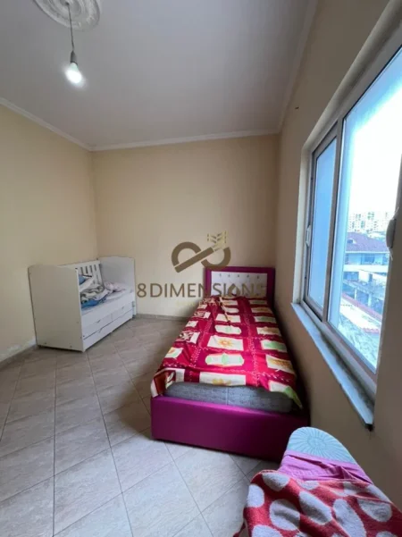 Tirane, jepet me qera apartament 2+1+Ballkon Kati 3, 100 m² 400 € (yzberisht)