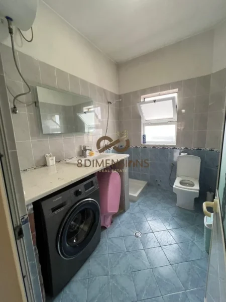 Tirane, jepet me qera apartament 2+1+Ballkon Kati 3, 100 m² 400 € (yzberisht)