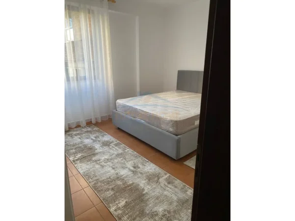 Tirane, jepet me qera apartament 2+1 Kati 3, 82 m² 600 € (Rruga e Elbasanit)