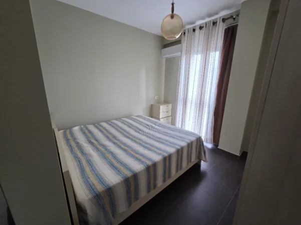Tirane, jepet me qera apartament 1+1+Ballkon Kati 8, 59 m² 450 € 