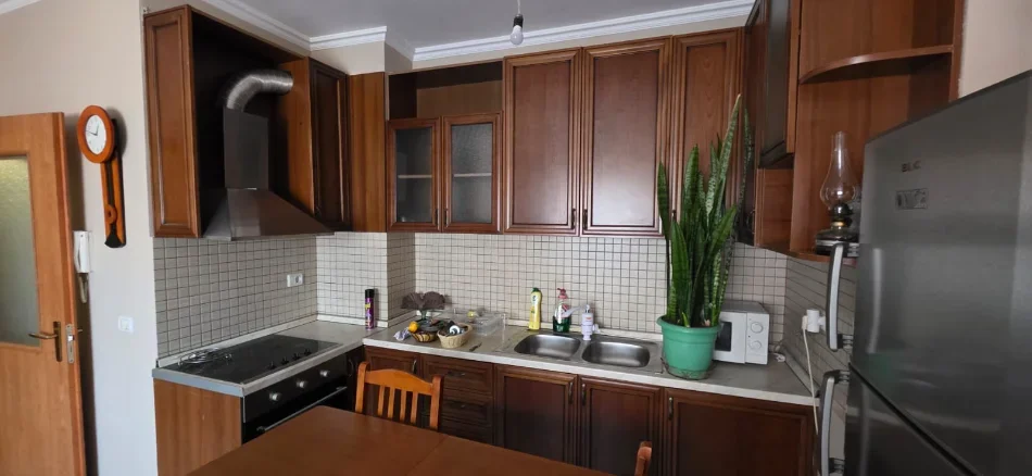 Tirane, jepet me qera apartament 1+1 Kati 5, 65 m² 600 € (Rruga Durresit)