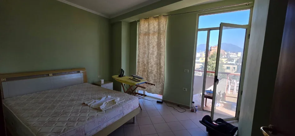 Tirane, jepet me qera apartament 1+1 Kati 5, 65 m² 600 € (Rruga Durresit)