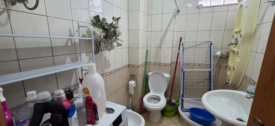 Tirane, jepet me qera apartament 1+1 Kati 5, 65 m² 600 € (Rruga Durresit)
