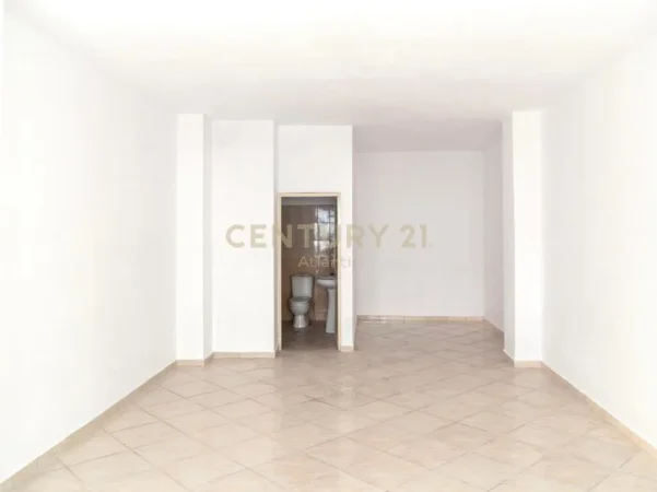 Durres, jepet me qera vetem 1 dhome 1+1 Kati 1, 50 m² 350 € (Plazh,Durres)