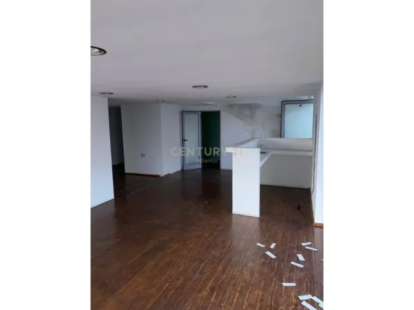 Durres, jepet me qera 1+1 Kati 2, 106 m² 230 € (Lagjia17,Durres)