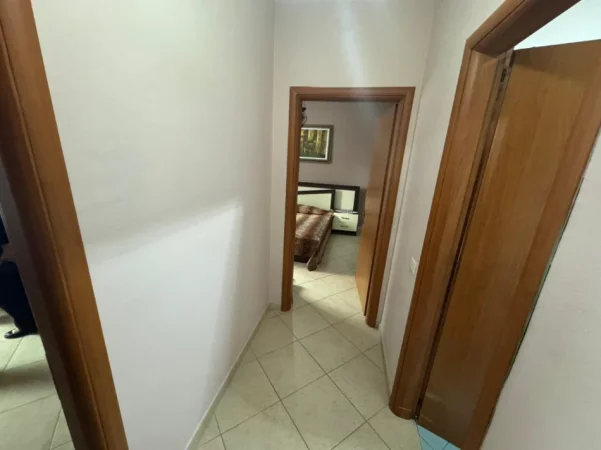 Tirane, jepet me qera apartament 2+1 Kati 2, 500 € 