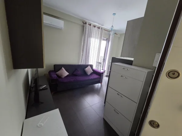 Tirane, jepet me qera apartament 1+1+Aneks+Ballkon Kati 8, 50 m² 450 € (rruga e elbasanit)