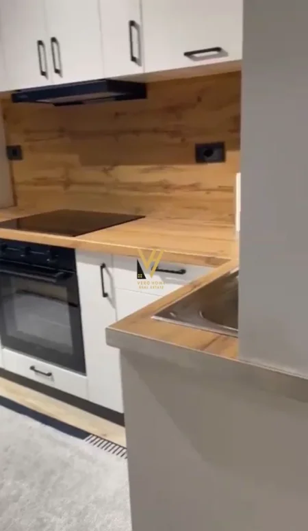 Tirane, jepet me qera apartament 2+1+Ballkon Kati 5, 95 m² 720 € (KODRA E DIELLIT)