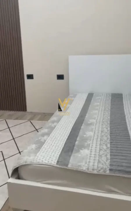 Tirane, jepet me qera apartament 2+1+Ballkon Kati 5, 95 m² 720 € (KODRA E DIELLIT)