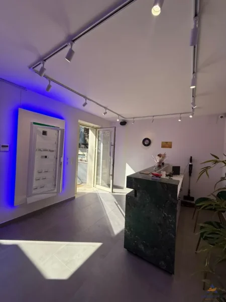 Tirane, jepet me qera ambjent biznesi Kati 0, 130 m² 1.800 € (vasil shanto)