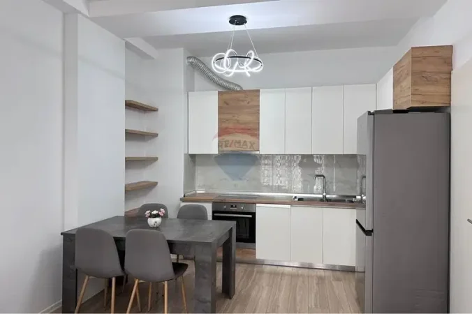 Tirane, jepet me qera apartament 2+1 Kati 3, 96 m² 650 € (Rruga frosina plaku)