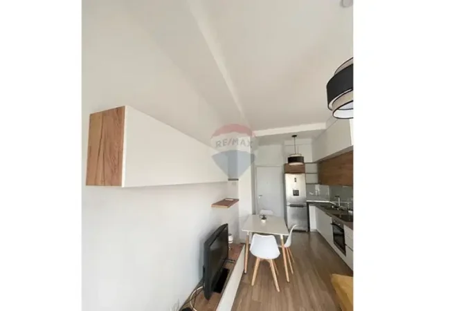 Tirane, jepet me qera apartament 1+1 Kati 4, 65 m² 550 € (Frosina plaku)