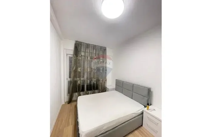 Tirane, jepet me qera apartament 1+1 Kati 4, 65 m² 550 € (Frosina plaku)